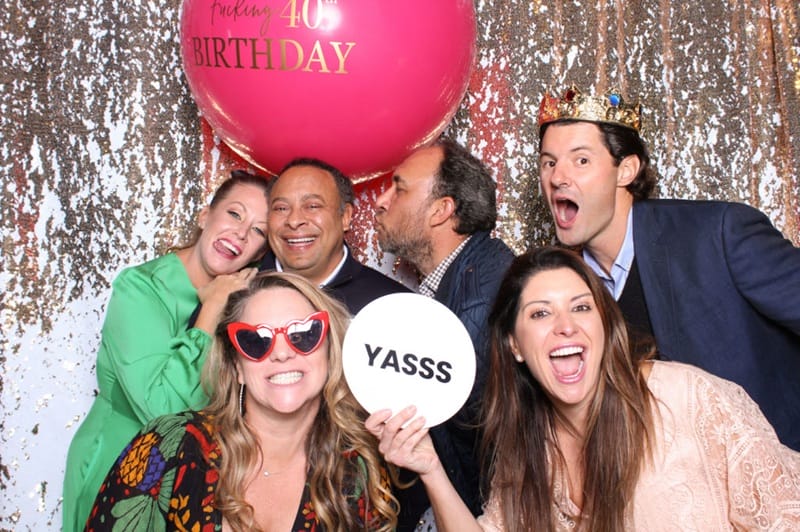 dekorasi ulang tahun perusahaan